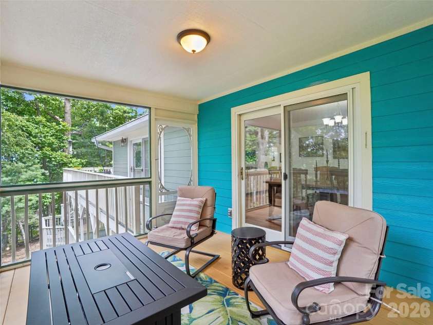 10 Chestnut Top Circle, Mills River, NC 28759.  MLS# CAR4392677, YatesRealty ID 35280. 
