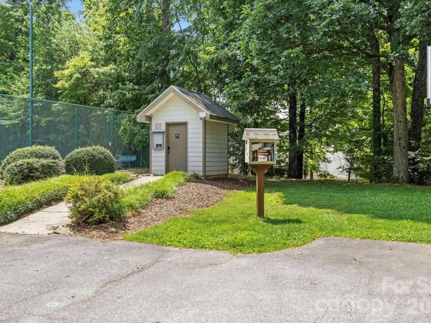 10 Chestnut Top Circle, Mills River, NC 28759.  MLS# CAR4392677, YatesRealty ID 35280. 