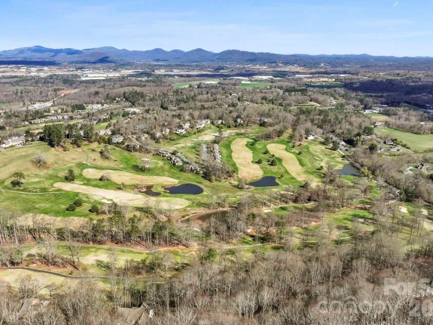 10 Chestnut Top Circle, Mills River, NC 28759.  MLS# CAR4392677, YatesRealty ID 35280. 