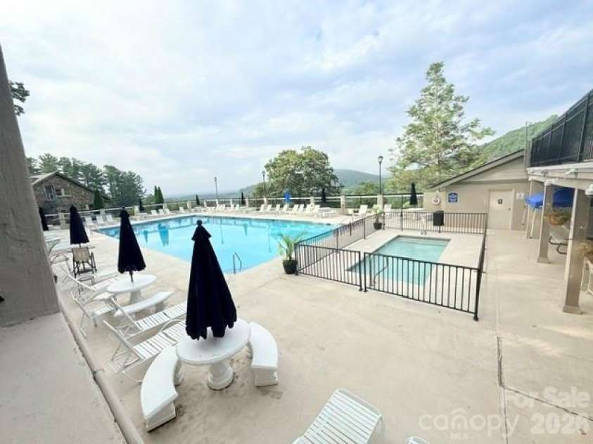 10 Chestnut Top Circle, Mills River, NC 28759.  MLS# CAR4392677, YatesRealty ID 35280. 