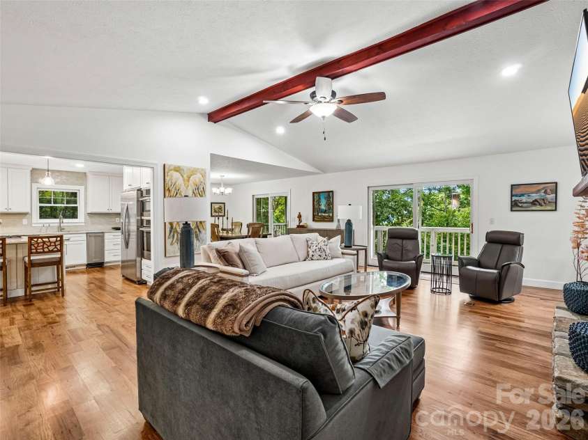 10 Chestnut Top Circle, Mills River, NC 28759.  MLS# CAR4392677, YatesRealty ID 35280. Living area