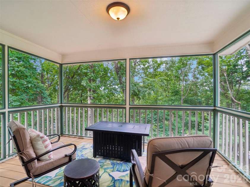 10 Chestnut Top Circle, Mills River, NC 28759.  MLS# CAR4392677, YatesRealty ID 35280. Screened In Room