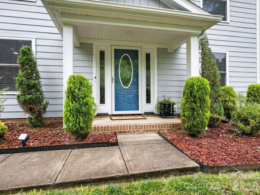 6801 Rollingridge Drive, Charlotte, NC 28211.  MLS# CAR4388041, YatesRealty ID 35281. 