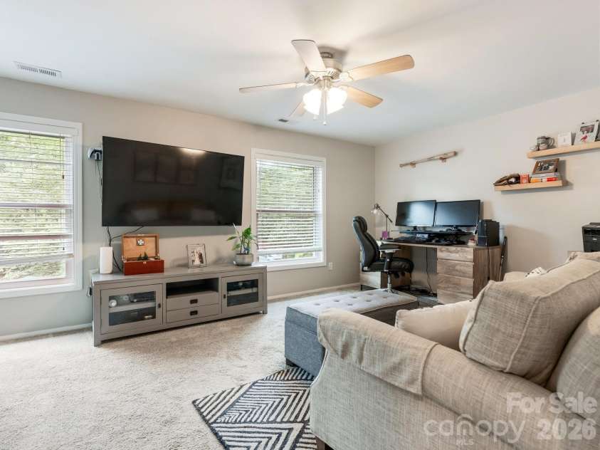 6801 Rollingridge Drive, Charlotte, NC 28211.  MLS# CAR4388041, YatesRealty ID 35281. Bedroom 4