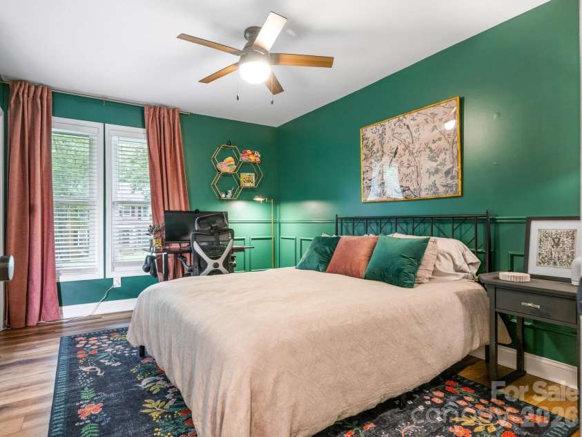 6801 Rollingridge Drive, Charlotte, NC 28211.  MLS# CAR4388041, YatesRealty ID 35281. First floor bedroom