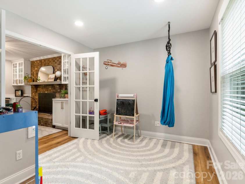 6801 Rollingridge Drive, Charlotte, NC 28211.  MLS# CAR4388041, YatesRealty ID 35281. Office/Den