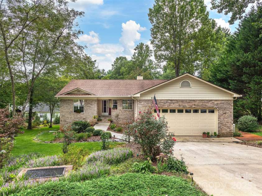 3 Wentworth Court, Etowah, NC 28729.  MLS# CAR4297402, YatesRealty ID 35283. 3 Wentworth Court