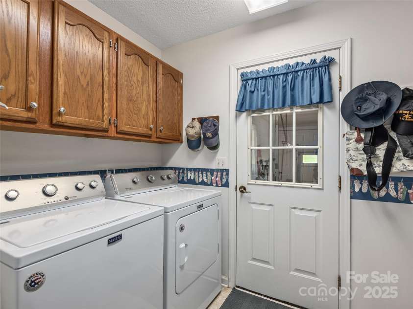 3 Wentworth Court, Etowah, NC 28729.  MLS# CAR4297402, YatesRealty ID 35283. Mudroom/Laundry