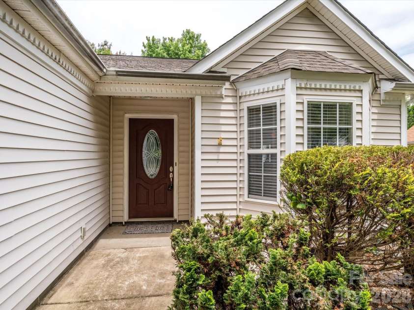 4821 Renfrew Drive, Concord, NC 28027.  MLS# CAR4396998, YatesRealty ID 35283. 