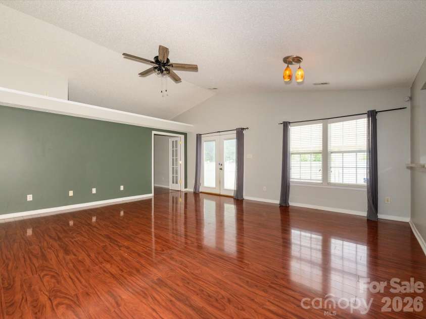 4821 Renfrew Drive, Concord, NC 28027.  MLS# CAR4396998, YatesRealty ID 35283. 