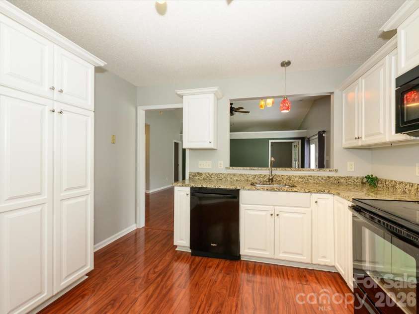 4821 Renfrew Drive, Concord, NC 28027.  MLS# CAR4396998, YatesRealty ID 35283. 