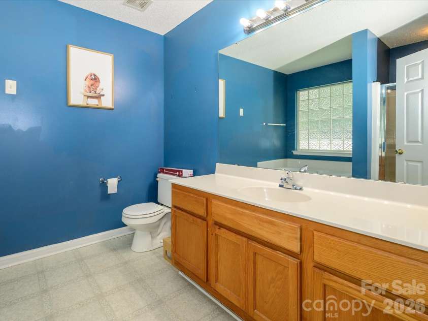 4821 Renfrew Drive, Concord, NC 28027.  MLS# CAR4396998, YatesRealty ID 35283. 