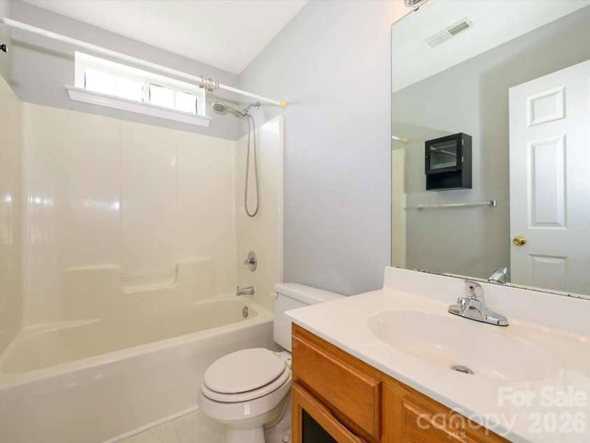 4821 Renfrew Drive, Concord, NC 28027.  MLS# CAR4396998, YatesRealty ID 35283. 