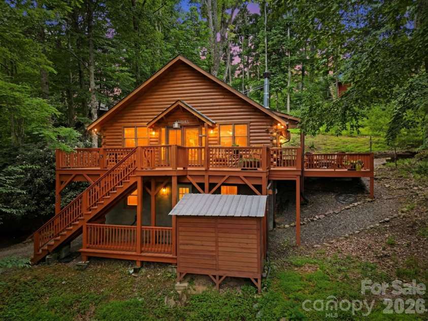 176 Ravens View, Boone, NC 28607.  MLS# CAR4398547, YatesRealty ID 35286. 