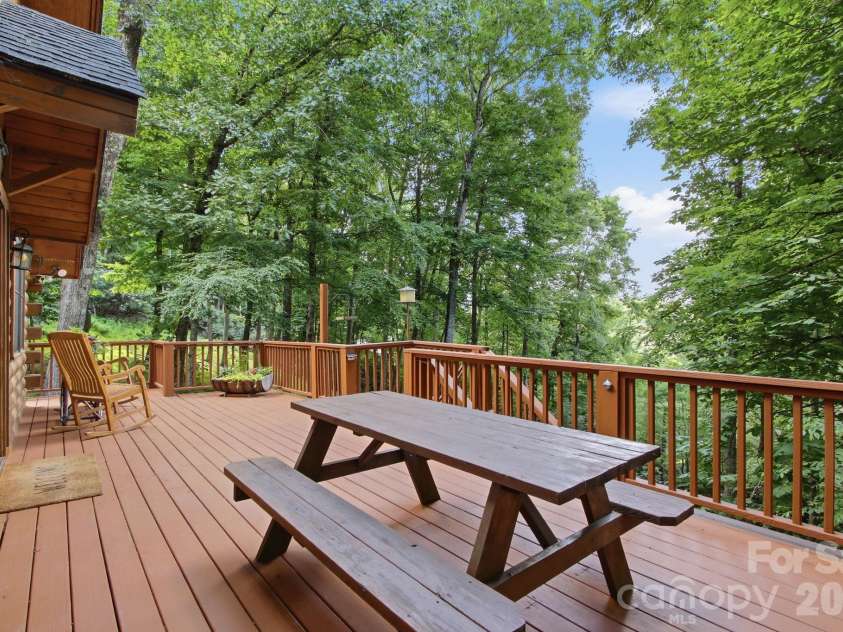 176 Ravens View, Boone, NC 28607.  MLS# CAR4398547, YatesRealty ID 35286. 
