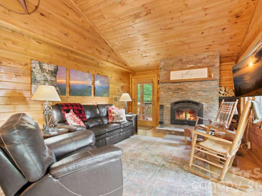 176 Ravens View, Boone, NC 28607.  MLS# CAR4398547, YatesRealty ID 35286. 