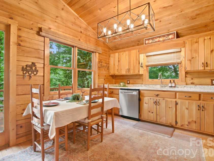 176 Ravens View, Boone, NC 28607.  MLS# CAR4398547, YatesRealty ID 35286. 