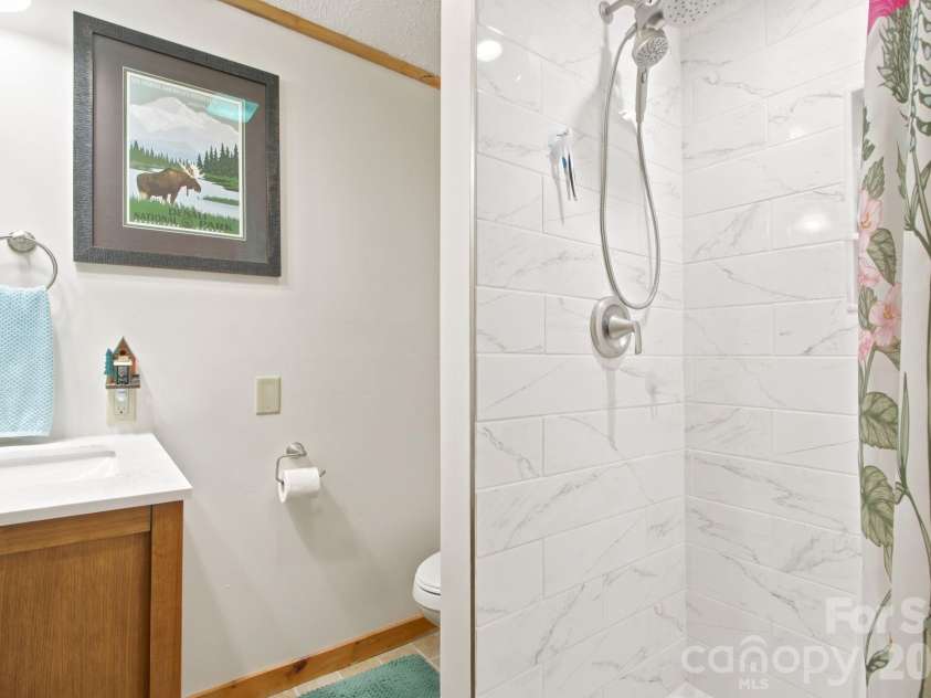 176 Ravens View, Boone, NC 28607.  MLS# CAR4398547, YatesRealty ID 35286. 