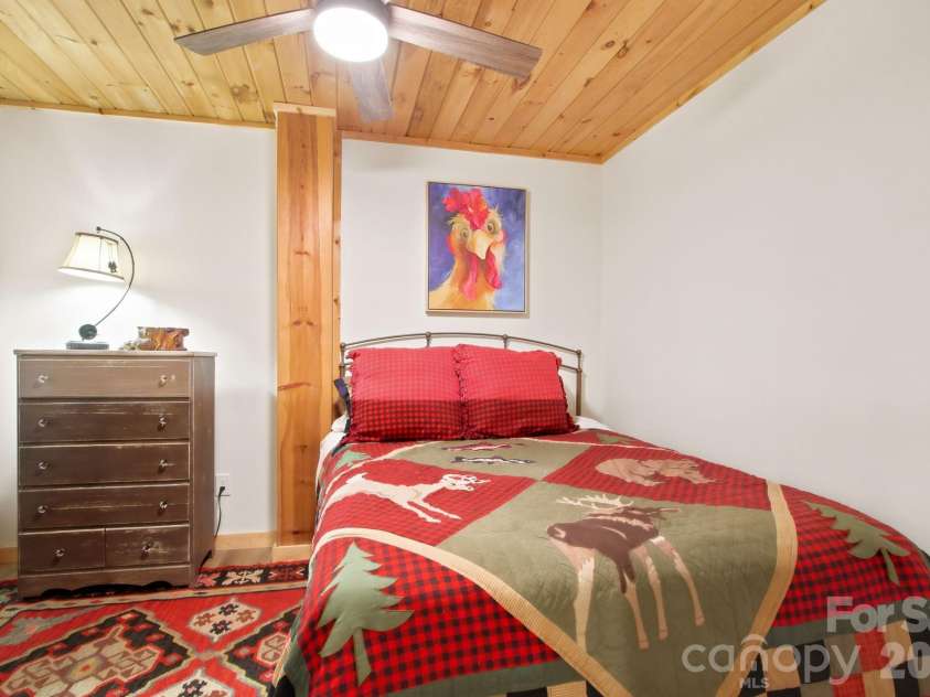 176 Ravens View, Boone, NC 28607.  MLS# CAR4398547, YatesRealty ID 35286. 