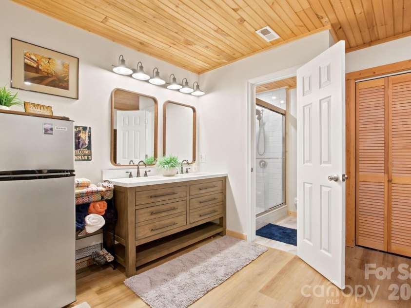 176 Ravens View, Boone, NC 28607.  MLS# CAR4398547, YatesRealty ID 35286. 