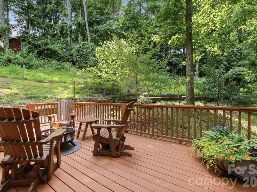 176 Ravens View, Boone, NC 28607.  MLS# CAR4398547, YatesRealty ID 35286. 