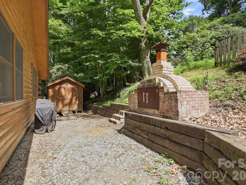 176 Ravens View, Boone, NC 28607.  MLS# CAR4398547, YatesRealty ID 35286. 