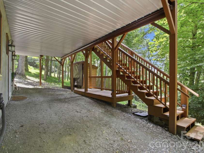 176 Ravens View, Boone, NC 28607.  MLS# CAR4398547, YatesRealty ID 35286. 