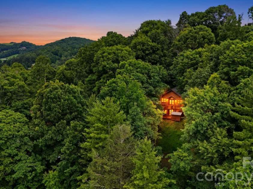 176 Ravens View, Boone, NC 28607.  MLS# CAR4398547, YatesRealty ID 35286. 