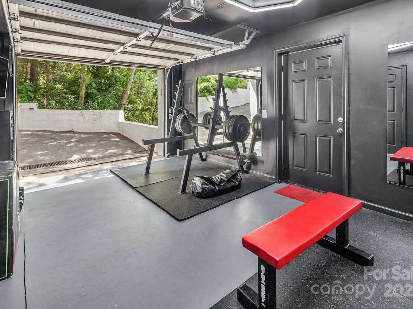 279 Lakewood Circle, Troy, NC 27371.  MLS# CAR4297868, YatesRealty ID 35286. 