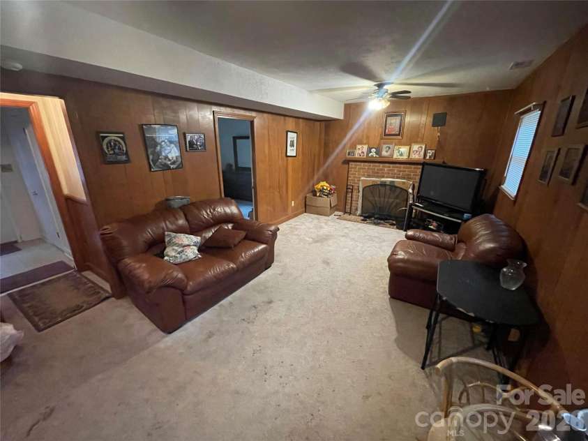 3133 Rosehill Drive, Charlotte, NC 28212.  MLS# CAR4398573, YatesRealty ID 35287. 