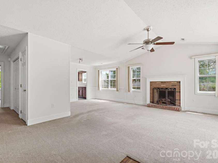 2914 Huckleberry Hill Drive, Fort Mill, SC 29715.  MLS# CAR4398954, YatesRealty ID 35289. 