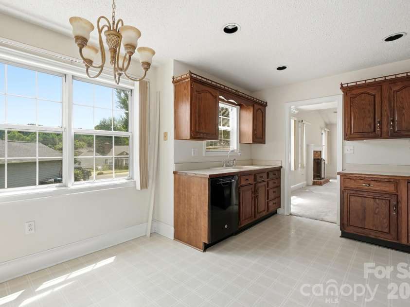 2914 Huckleberry Hill Drive, Fort Mill, SC 29715.  MLS# CAR4398954, YatesRealty ID 35289. 