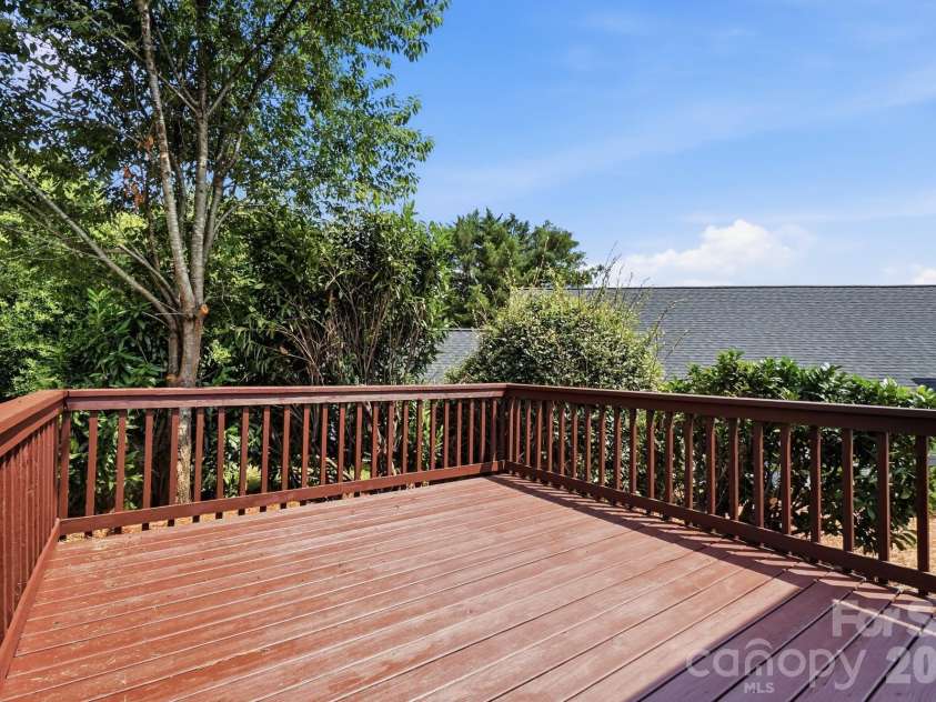 2914 Huckleberry Hill Drive, Fort Mill, SC 29715.  MLS# CAR4398954, YatesRealty ID 35289. 