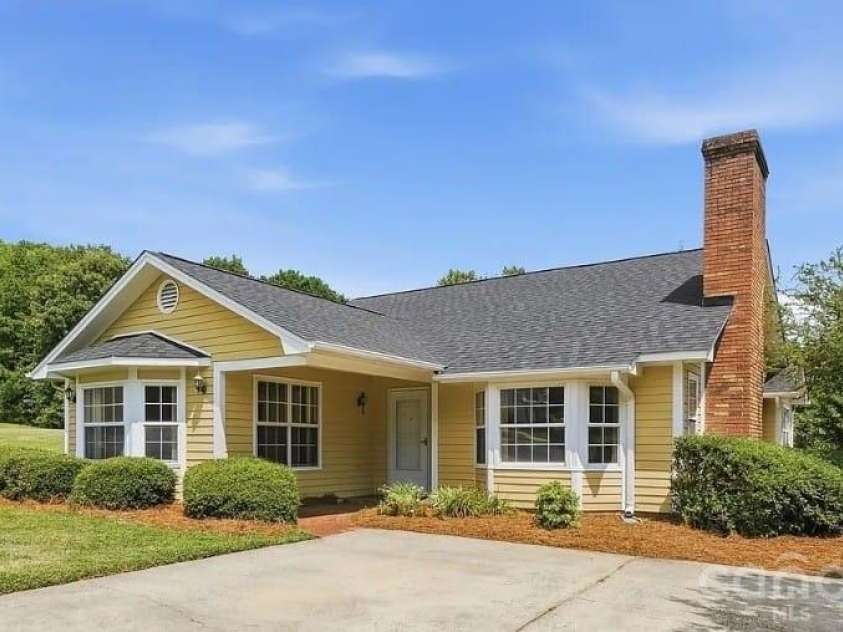 2914 Huckleberry Hill Drive, Fort Mill, SC 29715.  MLS# CAR4398954, YatesRealty ID 35289. 