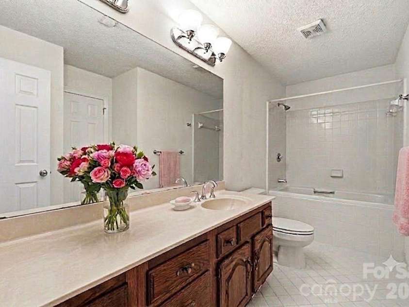 2914 Huckleberry Hill Drive, Fort Mill, SC 29715.  MLS# CAR4398954, YatesRealty ID 35289. 