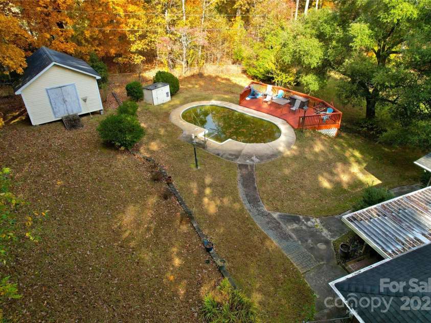 10802 Chestnut Hill Drive, Matthews, NC 28105.  MLS# CAR4319226, YatesRealty ID 3529. 