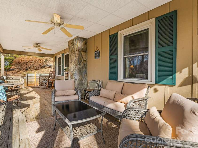 65 Roy Lane, Black Mountain, NC 28711.  MLS# CAR4328651, YatesRealty ID 3529. 