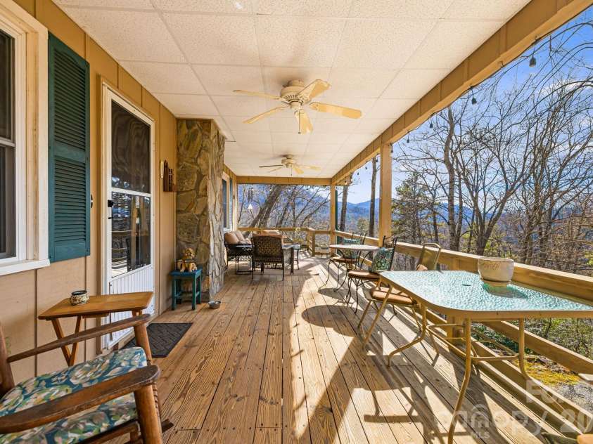 65 Roy Lane, Black Mountain, NC 28711.  MLS# CAR4328651, YatesRealty ID 3529. 