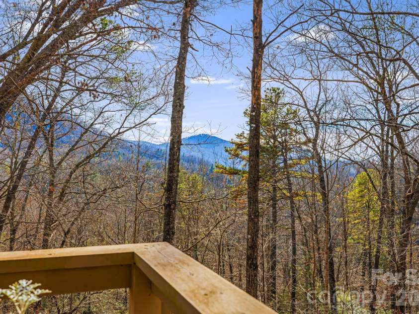 65 Roy Lane, Black Mountain, NC 28711.  MLS# CAR4328651, YatesRealty ID 3529. 