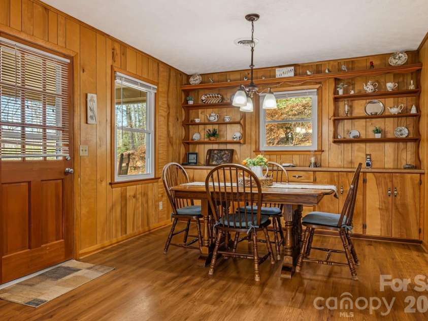 65 Roy Lane, Black Mountain, NC 28711.  MLS# CAR4328651, YatesRealty ID 3529. 