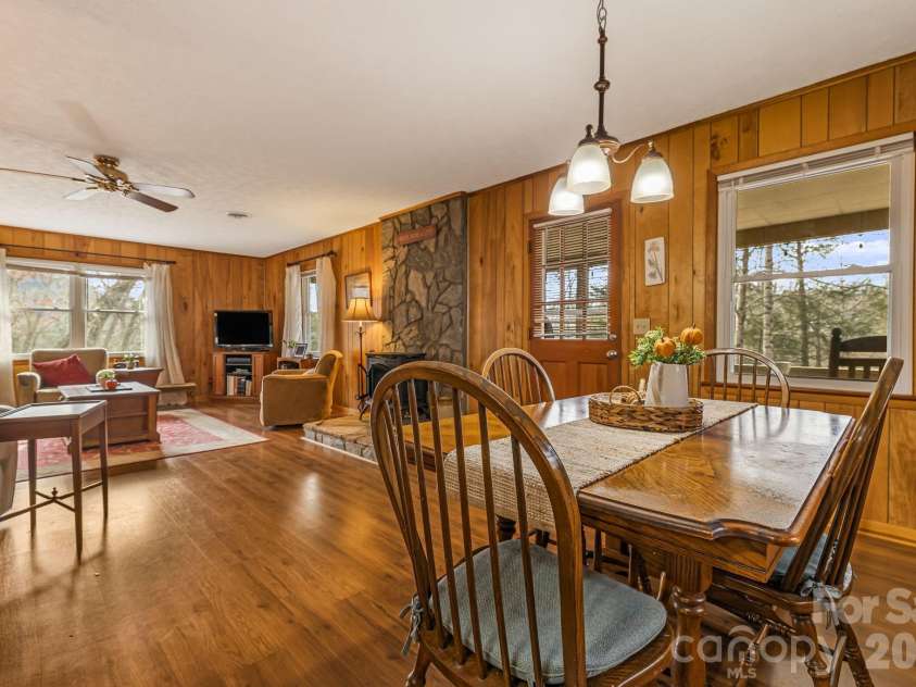 65 Roy Lane, Black Mountain, NC 28711.  MLS# CAR4328651, YatesRealty ID 3529. 