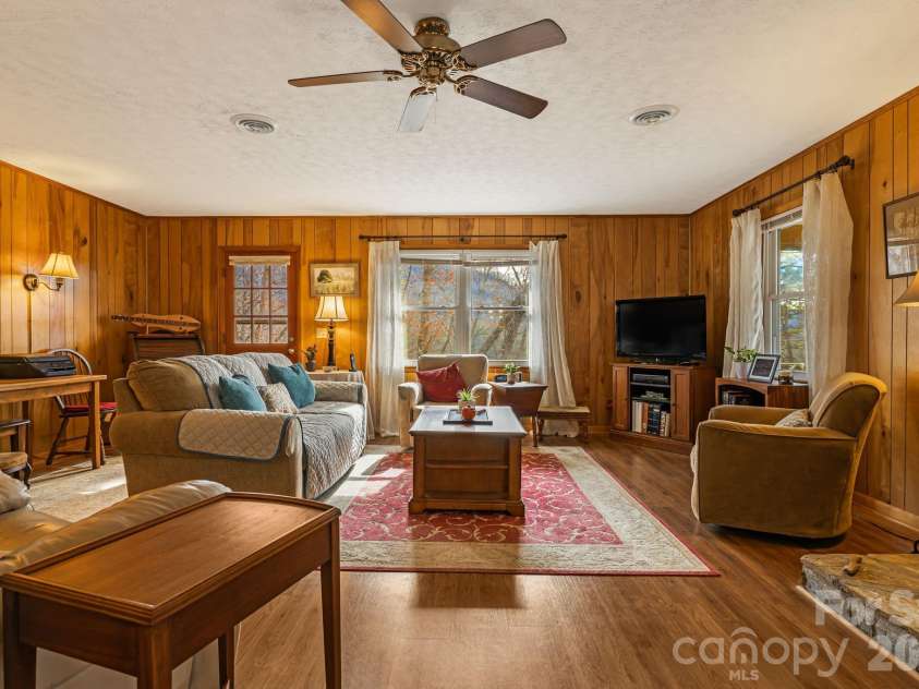 65 Roy Lane, Black Mountain, NC 28711.  MLS# CAR4328651, YatesRealty ID 3529. 