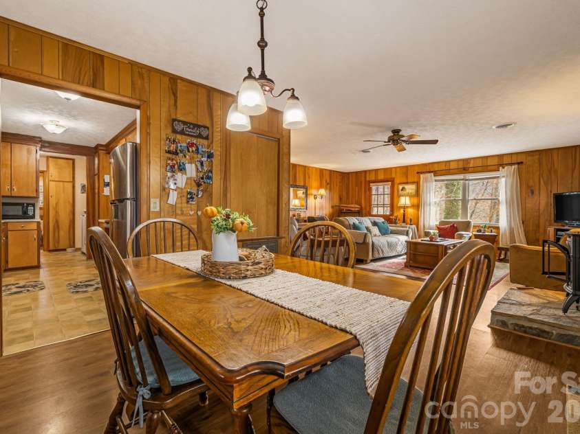 65 Roy Lane, Black Mountain, NC 28711.  MLS# CAR4328651, YatesRealty ID 3529. 
