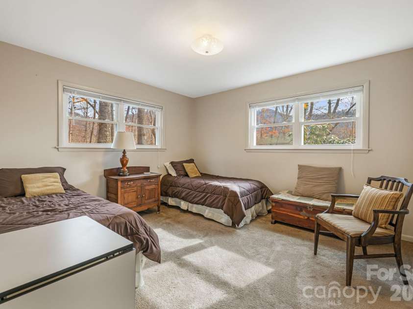 65 Roy Lane, Black Mountain, NC 28711.  MLS# CAR4328651, YatesRealty ID 3529. 