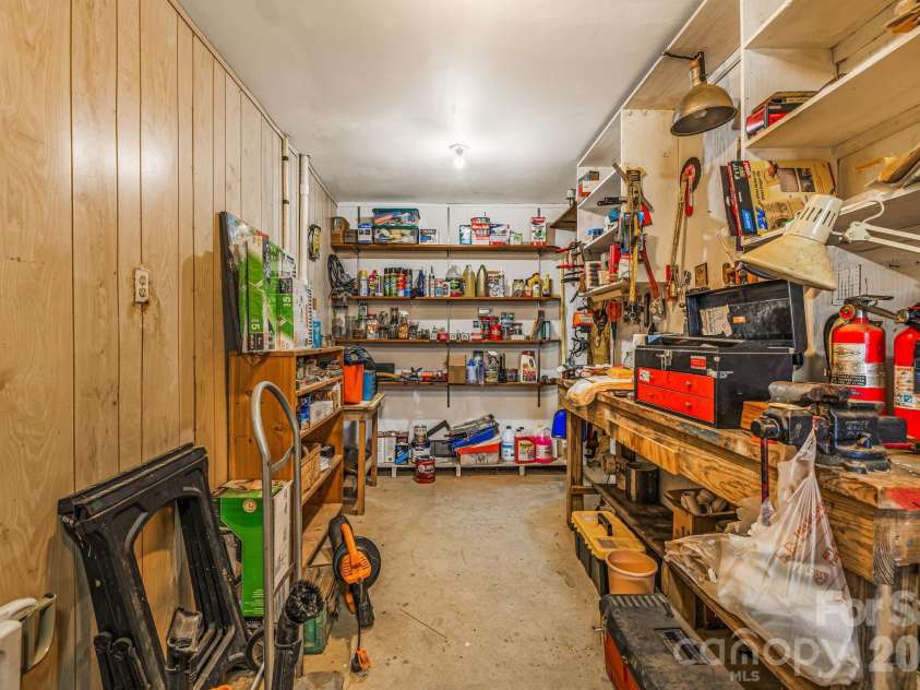 65 Roy Lane, Black Mountain, NC 28711.  MLS# CAR4328651, YatesRealty ID 3529. 