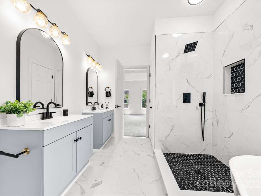 9418 Arborview Court, Charlotte, NC 28269.  MLS# CAR4285761, YatesRealty ID 35290. Completely renovated