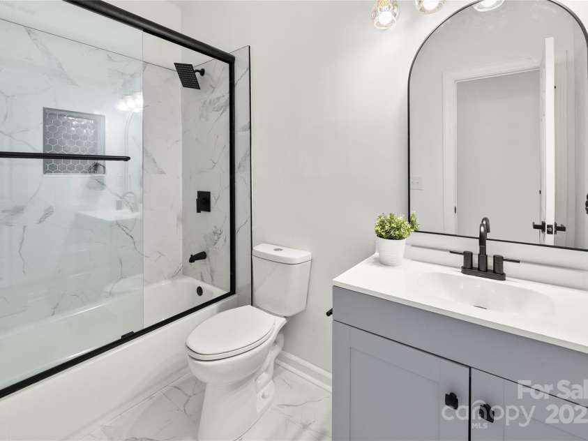 9418 Arborview Court, Charlotte, NC 28269.  MLS# CAR4285761, YatesRealty ID 35290. Full bath on Upper Level