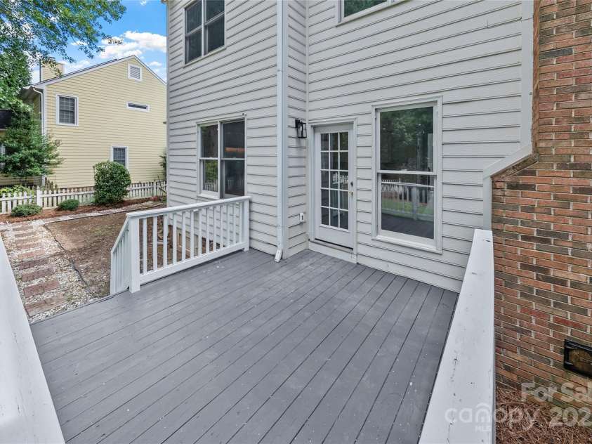 9418 Arborview Court, Charlotte, NC 28269.  MLS# CAR4285761, YatesRealty ID 35290. Great Deck for Entertaining