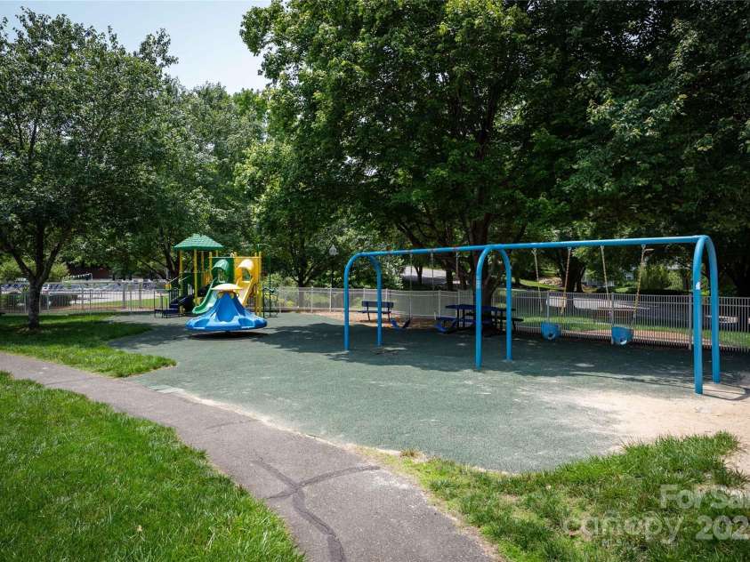 9418 Arborview Court, Charlotte, NC 28269.  MLS# CAR4285761, YatesRealty ID 35290. Neighborhood Playground