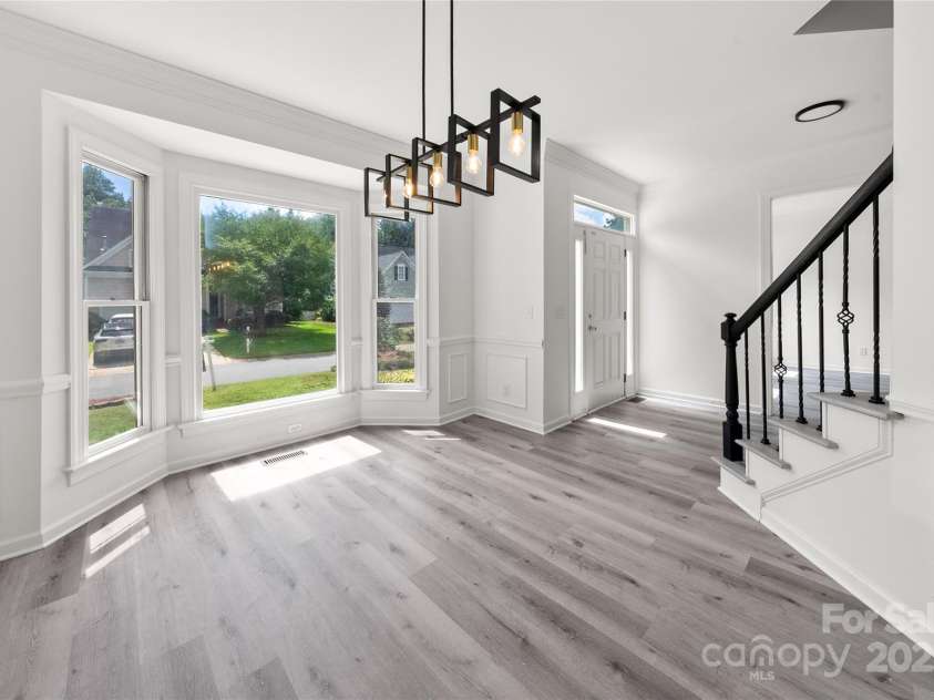 9418 Arborview Court, Charlotte, NC 28269.  MLS# CAR4285761, YatesRealty ID 35290. New Lighting